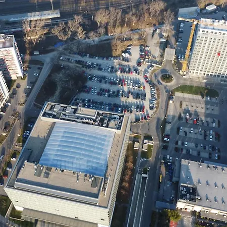 Tomato Apartment - With Free Parking Bratislava Exterior photo