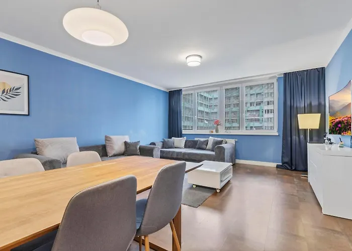 Tomato Apartment - With Free Parking